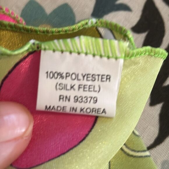 Vintage retro look green, purple, pink & white swirl print long polyester scarf - Picture 4 of 6